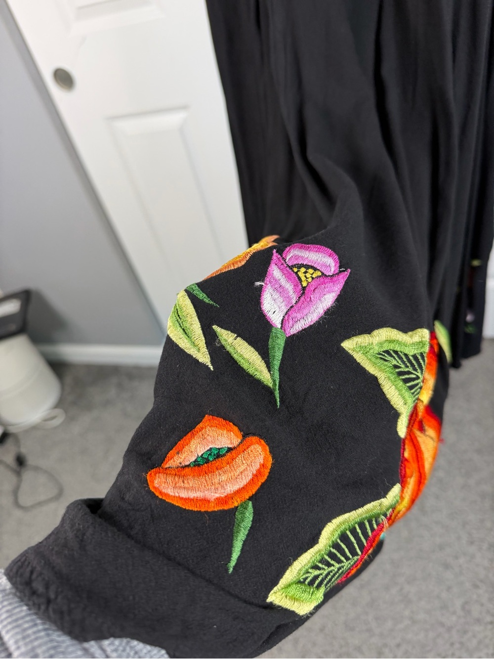 Vintage Soft Surroundings Petite M Black Embroidered Floral Maxi Skirt Rayon - Picture 11 of 16